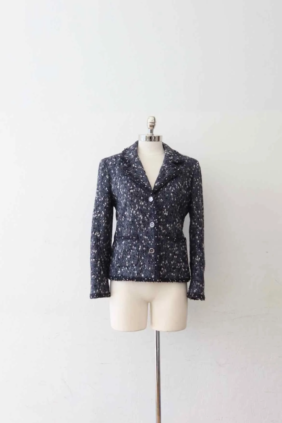 CHANEL Size 6 Navy & White Blazer