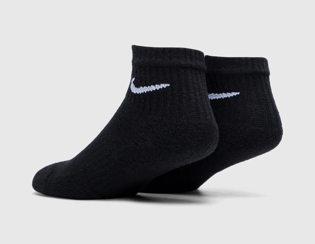 Nike Everyday Cushioned Ankle Socks Black / White